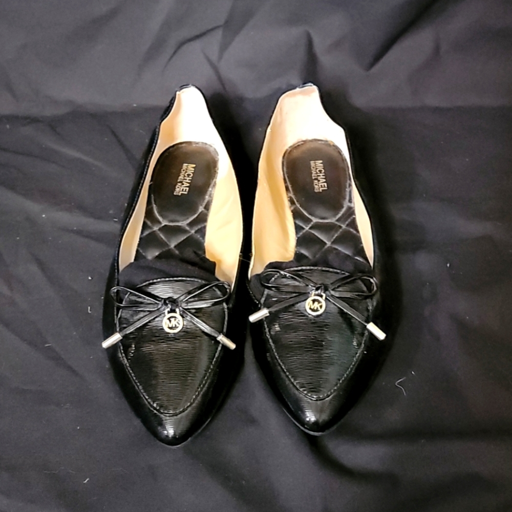 Micheal Kors Flats